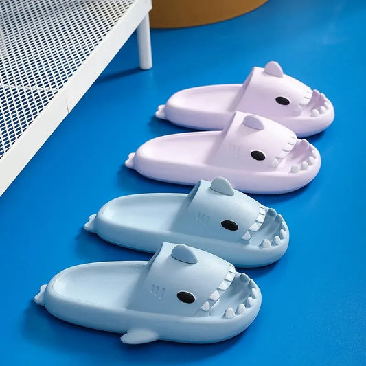 Bonitas pantuflas de tiburón con plataforma para mujer y hombre, para baño interior, chanclas de nube para parejas, suaves, de EVA, para playa, de verano