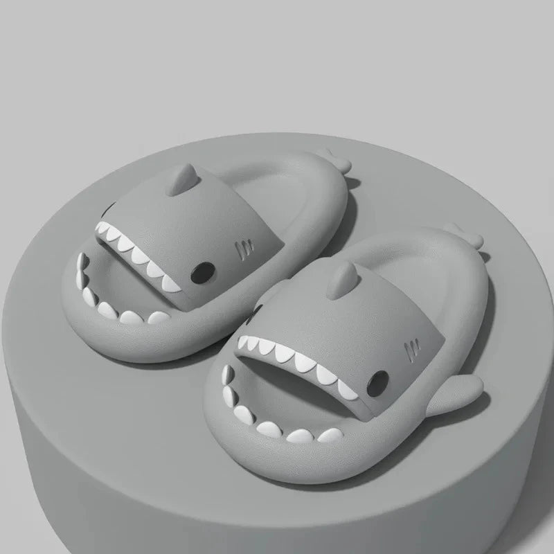 Pantuflas para niños, suela suave, con diseño de tiburón de dibujos animados, para mujer y hombre, para interior y exterior, de EVA, antideslizantes, para niños, sandalias.