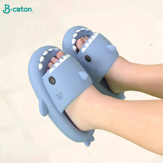 Pantuflas para niños, suela suave, con diseño de tiburón de dibujos animados, para mujer y hombre, para interior y exterior, de EVA, antideslizantes, para niños, sandalias.