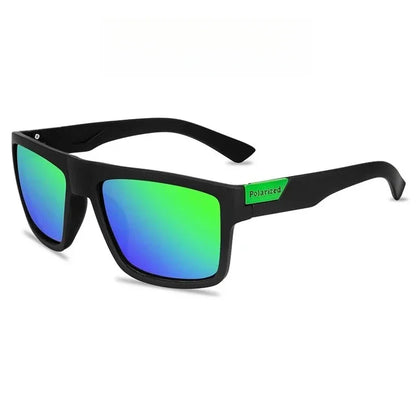 Un par de gafas polarizadas vintage de moda, gafas de lujo retro para conducir y pescar, gafas antideslumbrantes.