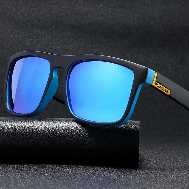 Un par de gafas polarizadas vintage de moda, gafas de lujo retro para conducir y pescar, gafas antideslumbrantes.