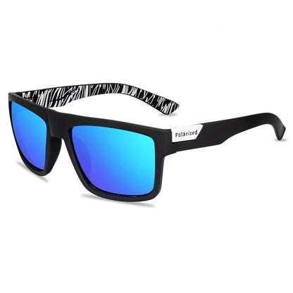 Un par de gafas polarizadas vintage de moda, gafas de lujo retro para conducir y pescar, gafas antideslumbrantes.