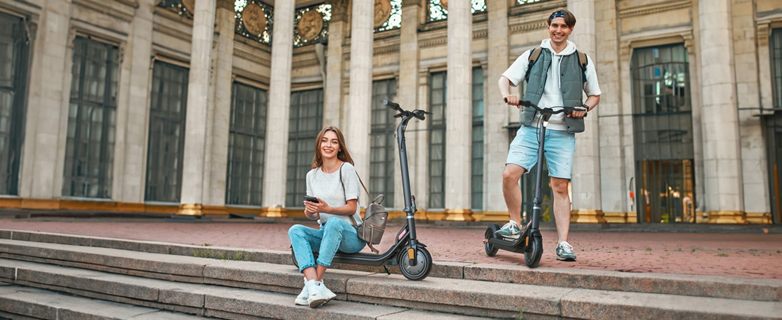 Atomi E20 Electric Scooter 8.5 inch Air Tire 250W Motor (Max Output 500W) 36V 7.5Ah Battery 30km Range Dual Brake 120kg